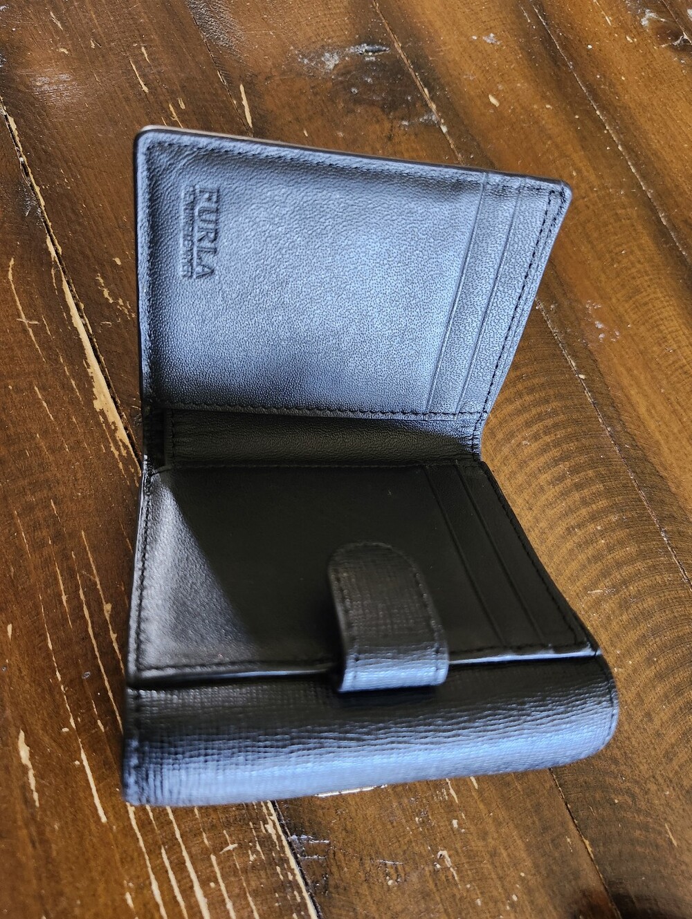 Sale🥰 Furla Saffiano Compact Trifold Wallet BNWOT - Picture 3 of 10